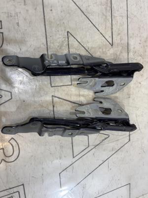 Петли крышки багажника левая правая 4B5827302E Audi A6 C5