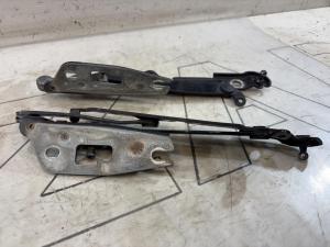 Петли крышки багажника  левая правая 4F5827302 Audi A6 C6