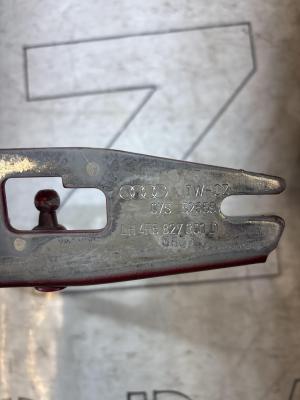 Петли крышки багажника левая правая 4F5827302D Audi A6 C6