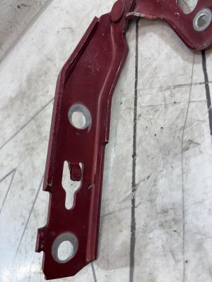 Петли капота левая правая 4F0823302 Audi A6 C6 / S6 C6 / RS6 C6