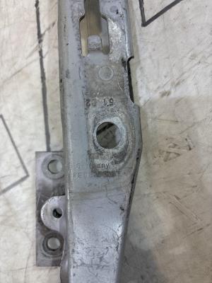 Петли капота левая правая 8E0823301E Audi A4 B6