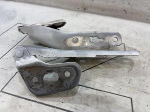 Петли капота левая правая 4F0823301 Audi A6 C6 / S6 C6 / RS6 C6