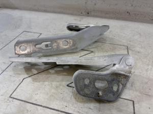 Петли капота левая правая 4F0823301 Audi A6 C6 / S6 C6 / RS6 C6