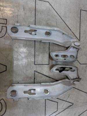 Петли капота левая правая 4F0823301 Audi A6 C6 / S6 C6 / RS6 C6