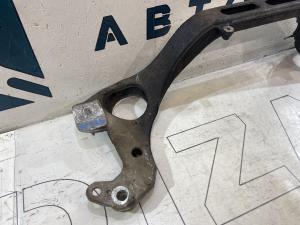 Кронштейн опоры двигателя 7L6199207 Volkswagen Touareg I