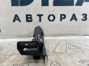 Кронштейн, направляющая переднего бампера левая 7L6807183A Volkswagen Touareg I