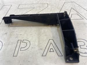 Кронштейн, направляющая заднего бампера правая 7L6807862 Volkswagen Touareg I