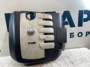 Накладка декоративная на двигатель 070103926A Volkswagen Touareg I