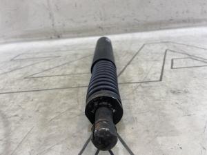 Амортизатор багажника 7L6827550B Volkswagen Touareg I