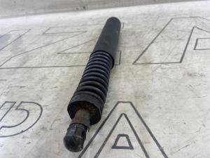 Амортизатор багажника 7L6827550B Volkswagen Touareg I