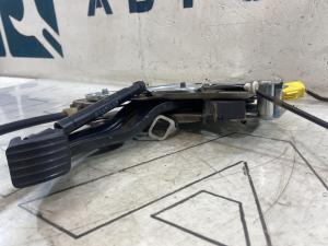 Педаль стояночного тормоза 7L0721485 Volkswagen Touareg I