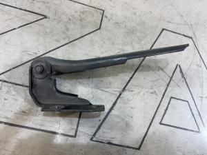 Петля капота правая 4B0823302D Audi A6 C5 / A6 C5 Allroad
