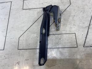 Петля капота правая 4B0823302D Audi A6 C5 / A6 C5 Allroad