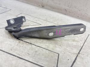 Петля капота левая 4B0823301D Audi A6 C5 / A6 C5 Allroad