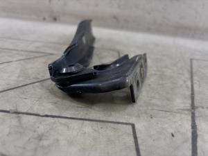 Петля капота левая 4B0823301D Audi A6 C5 / A6 C5 Allroad