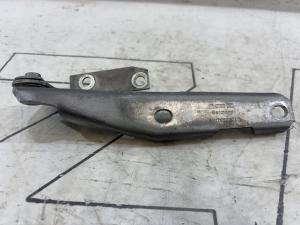 Петля капота левая 4B0823301D Audi A6 C5 / A6 C5 Allroad