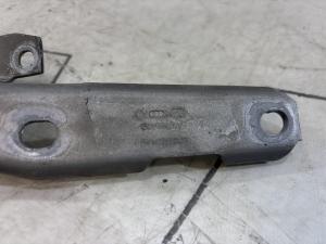 Петля капота левая 4B0823301D Audi A6 C5 / A6 C5 Allroad