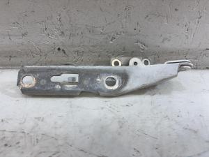 Петля капота правая 8E0823302E Audi A4 B6