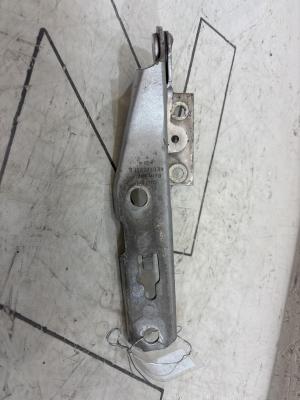 Петля капота левая 8E0823301E Audi A4 B6