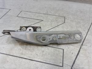 Петля капота левая 8E0823301E Audi A4 B6