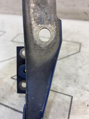 Петля капота левая 8E0823301E Audi A4 B6