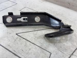 Петля капота правая 4F0823302 Audi A6 C6 / S6 C6 / RS6 C6