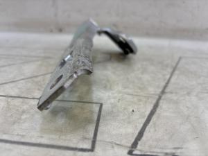 Петля капота левая 4F0823301 Audi A6 C6 / S6 C6 / RS6 C6