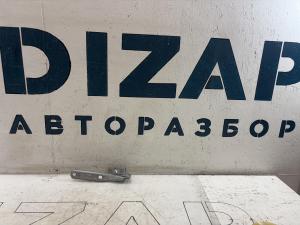 Петля капота правая  AUDI ALLROAD QUATTRO 3B0823302 Volkswagen Passat B5