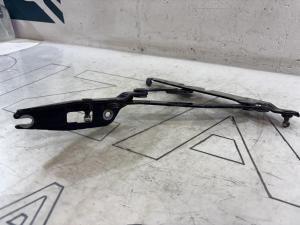 Петля крышки багажника 8E5827302C Audi A4 B6 sedan