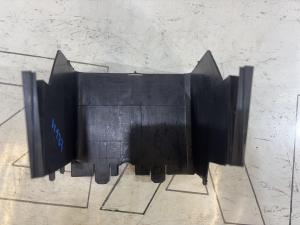 Облицовка АКБ 1K0915335C Volkswagen Jetta MK5