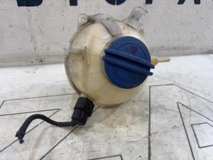 Расширительный бачок 1K0121407A Volkswagen Jetta MK5