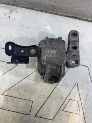 Опора двигателя 1K0199262M Volkswagen Jetta MK5