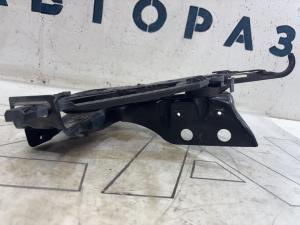 Кронштейн фар левый 1Z0941339 Skoda Octavia 2