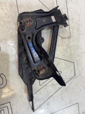 Кронштейн фар левый 1Z0941339 Skoda Octavia 2