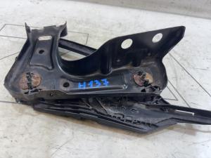 Кронштейн фар левый 1Z0941339 Skoda Octavia 2