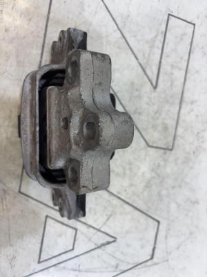 Опора двигателя 1K0199555 