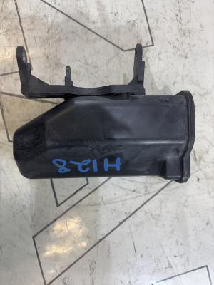 Адсорбер (фильтр угольный) 1K0201801E Volkswagen Jetta MK5