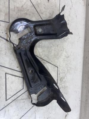 Кронштейн фар левый 1Z0805071A Skoda Octavia 2