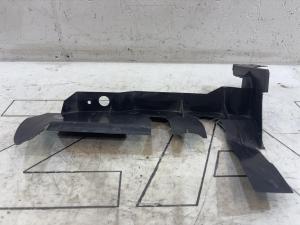 Воздуховод радиатора правый 1Z0121284B Skoda Octavia 2