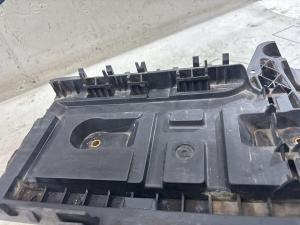 Площадка под АКБ 1K0915333H Volkswagen Jetta MK5
