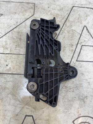 Кронштейн 078133365 