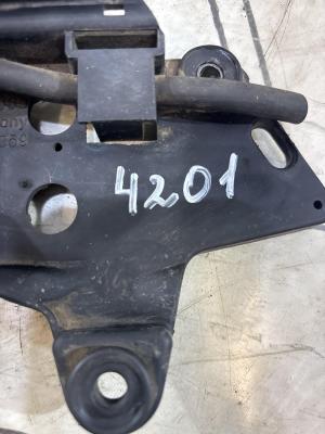 Кронштейн 078133365 