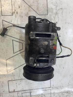 Компрессор климатич. установкис электромагнитной муфтой 4A0260805AD Audi A6 C4