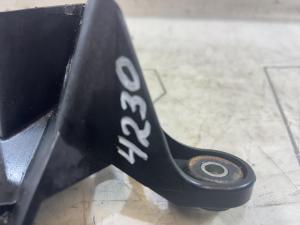 Кронштейн крепления троса МКПП 5Q0711789 Skoda Octavia II рест