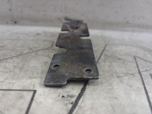 Кронштейн турбокомпрессора 03C253197N Skoda Octavia II рест