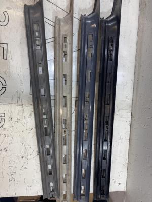 Накладка порога левая внутренняя 4A0864611 Audi A6 C4