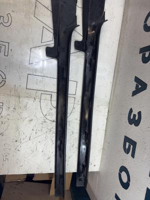 Накладки порога внутренняя правая 893853906D Audi 80 B3