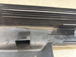 Накладки порога внутренняя правая 893853906D Audi 80 B3