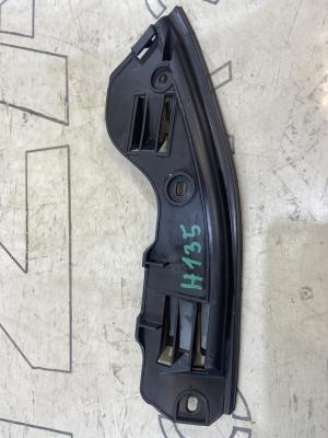 Направляющая заднего бампера правая 7L6807394A Volkswagen Touareg I