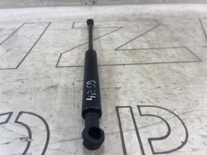 Амортизатор стекла багажника 7L6845587 Volkswagen Touareg I